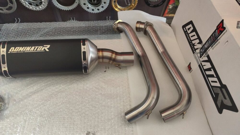 Dominator Ολόσωμη Εξάτμιση Τελικό HP6 Black/Carbon End Suzuki V-Strom 800 SE/DE 2023 – 2024